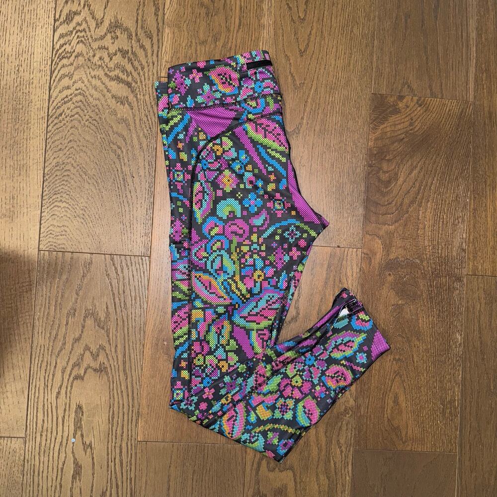NIKE NSW Fast Printed Running Leggings Pixel Paisley Large